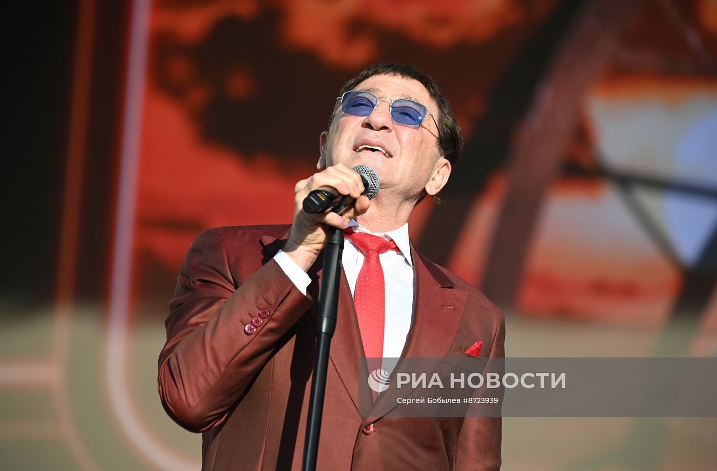 Выставка "Россия". Торжественный концерт "Россия нигде не заканчивается", посвящённый завершению выставки