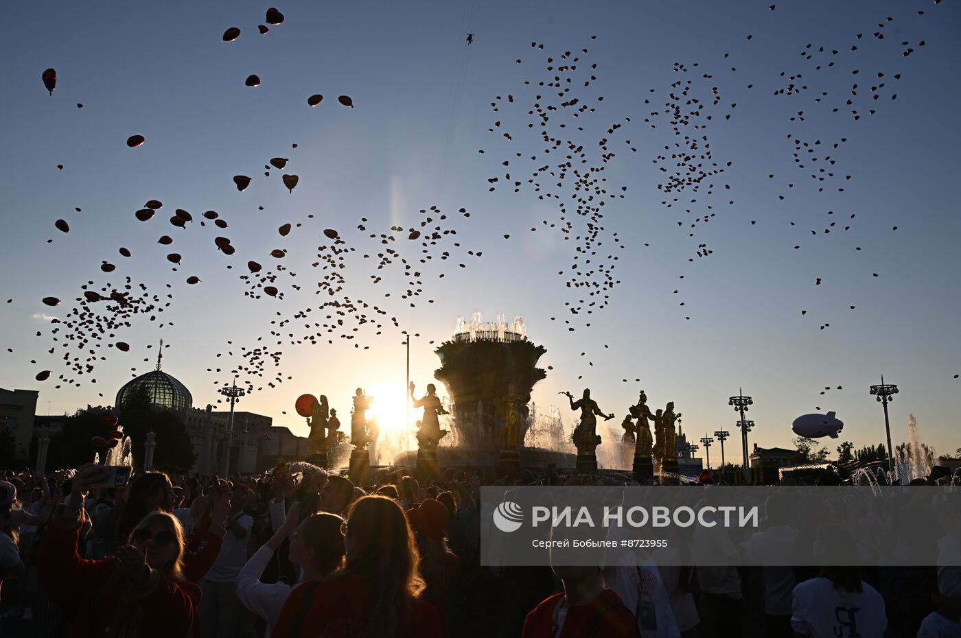 Выставка "Россия". Торжественный концерт "Россия нигде не заканчивается", посвящённый завершению выставки