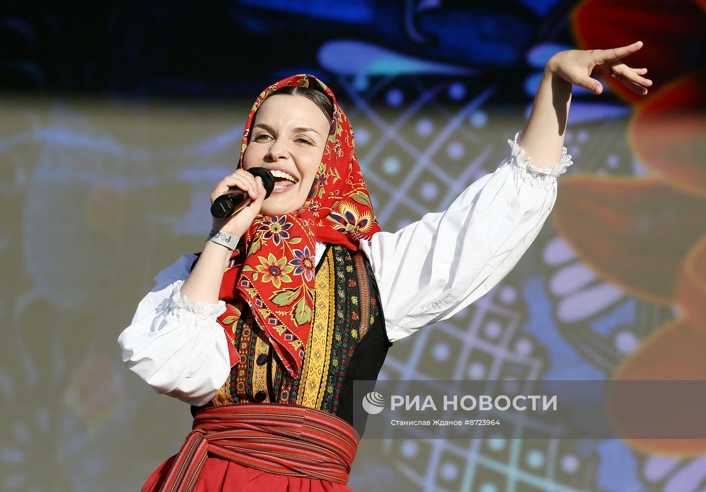 Выставка "Россия". Торжественный концерт "Россия нигде не заканчивается", посвящённый завершению выставки