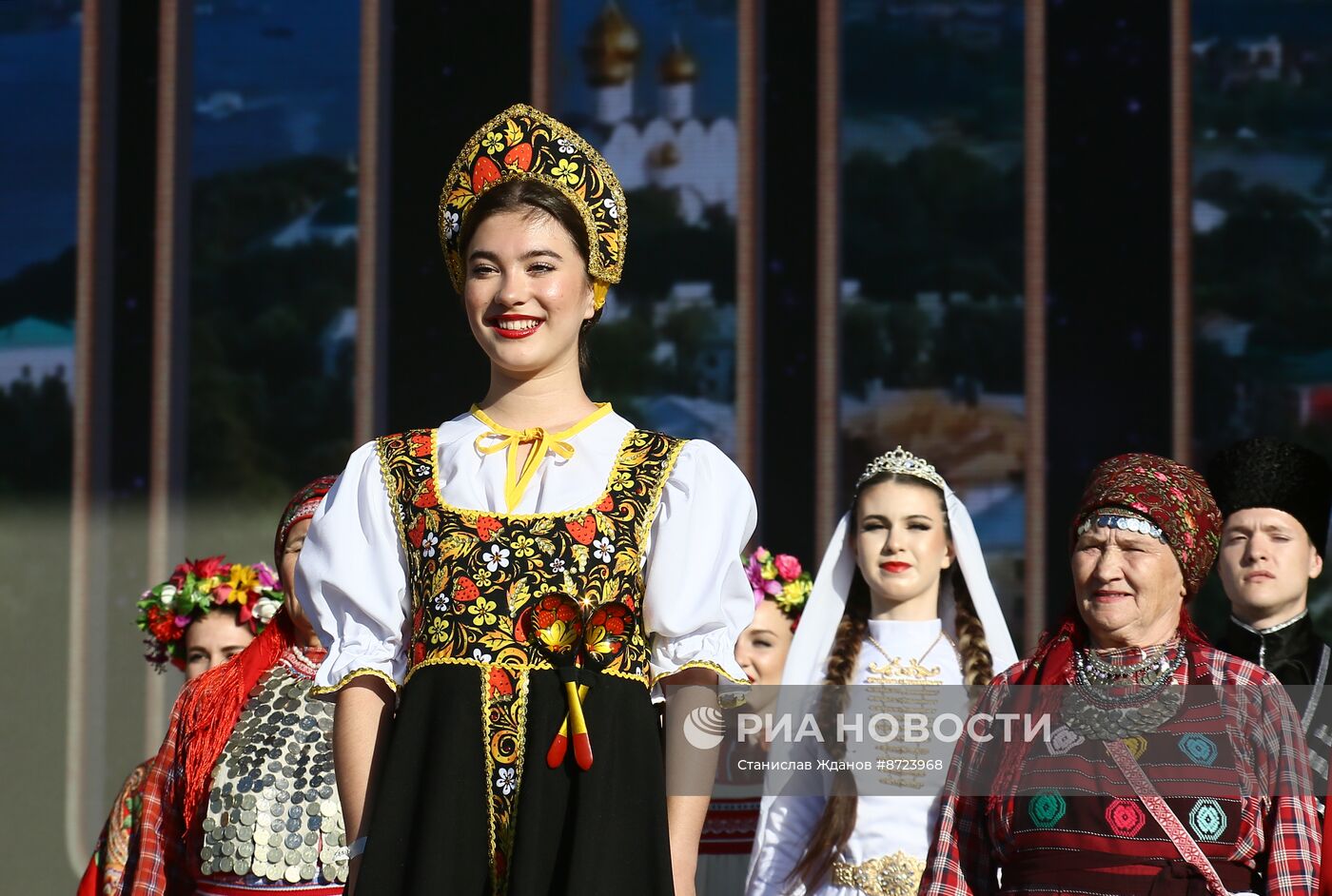 Выставка "Россия". Торжественный концерт "Россия нигде не заканчивается", посвящённый завершению выставки 