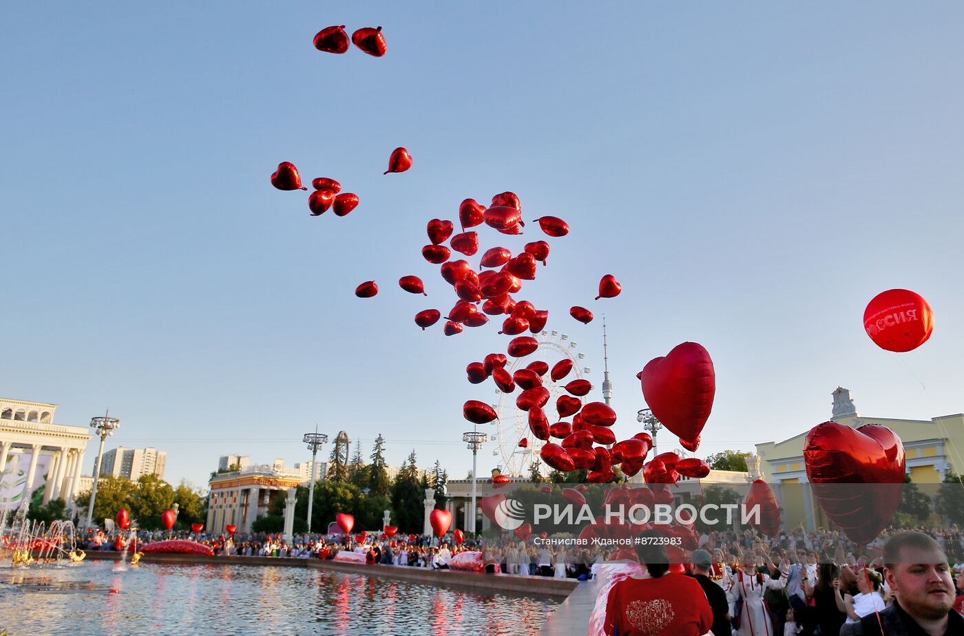 Выставка "Россия". Торжественный концерт "Россия нигде не заканчивается", посвящённый завершению выставки 