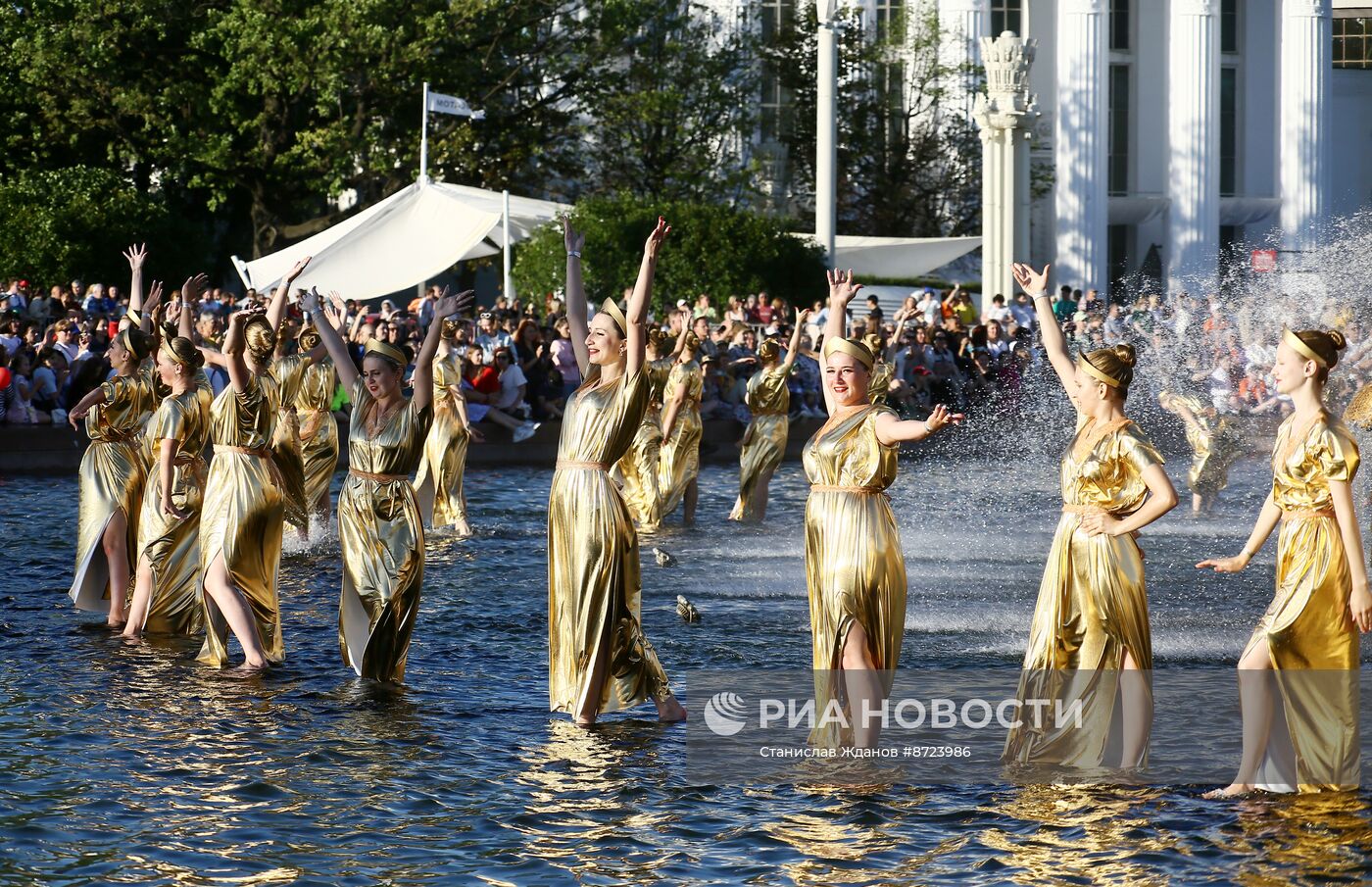 Выставка "Россия". Торжественный концерт "Россия нигде не заканчивается", посвящённый завершению выставки