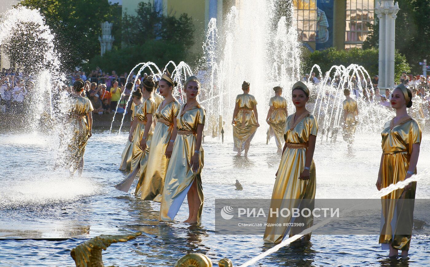 Выставка "Россия". Торжественный концерт "Россия нигде не заканчивается", посвящённый завершению выставки 