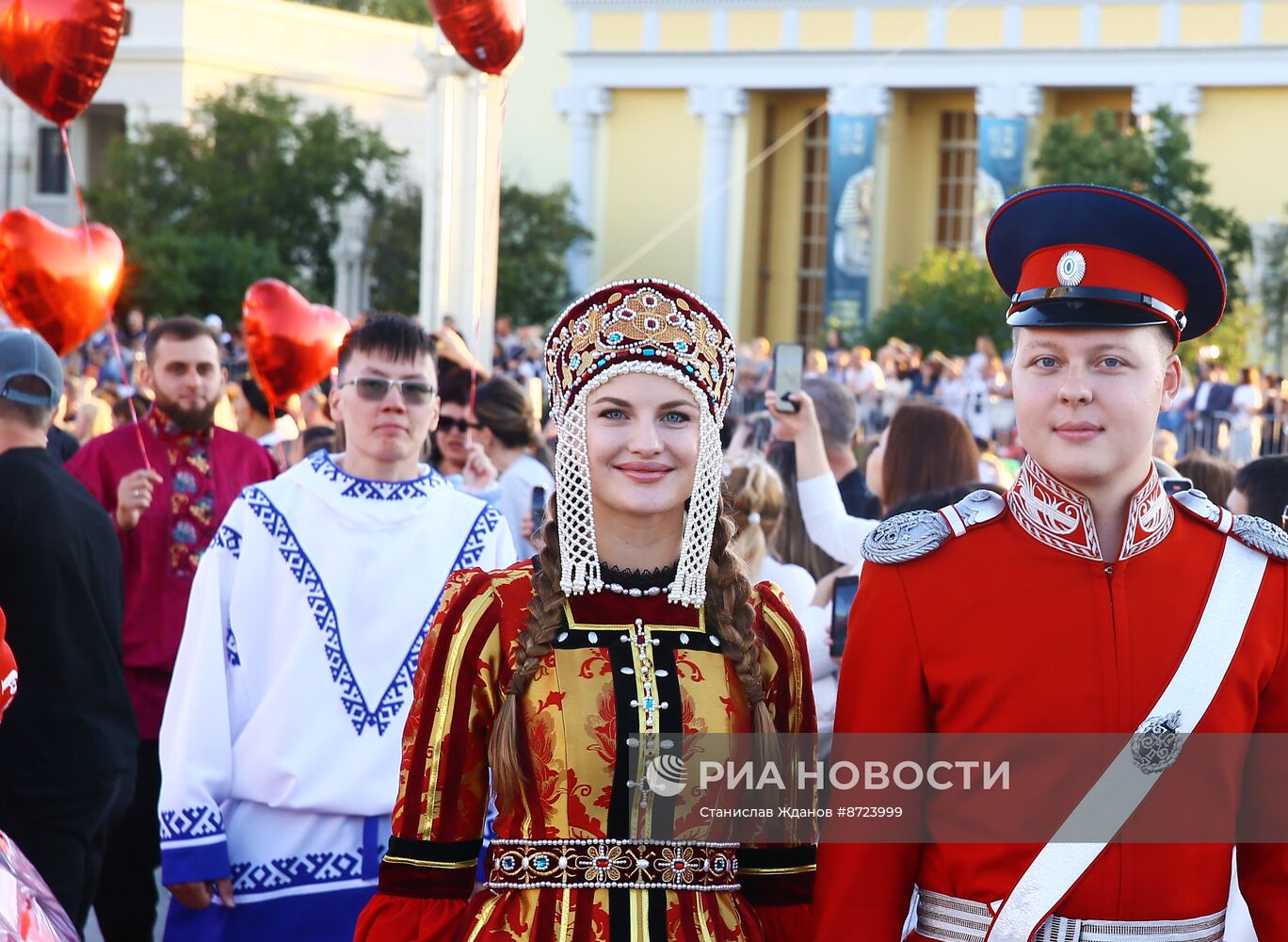 Выставка "Россия". Торжественный концерт "Россия нигде не заканчивается", посвящённый завершению выставки 