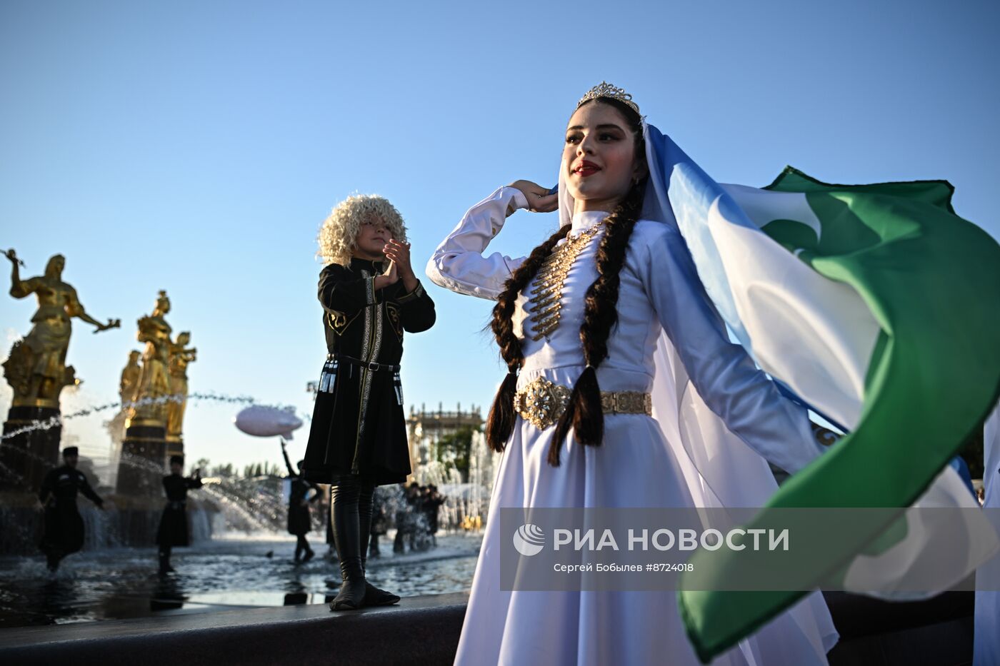 Выставка "Россия". Торжественный концерт "Россия нигде не заканчивается", посвящённый завершению выставки 