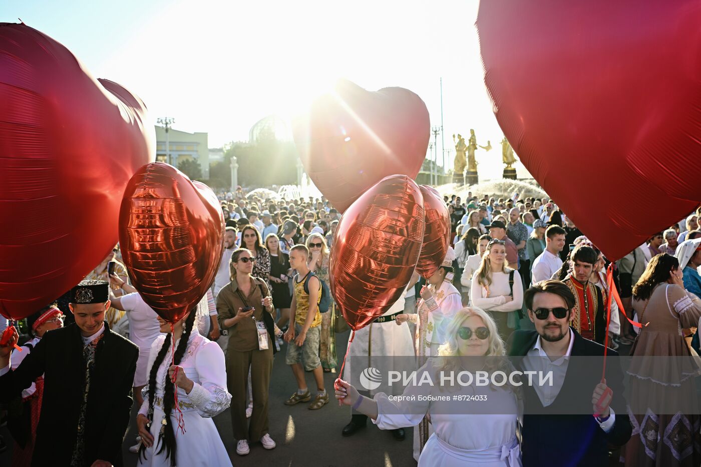 Выставка "Россия". Торжественный концерт "Россия нигде не заканчивается", посвящённый завершению выставки 