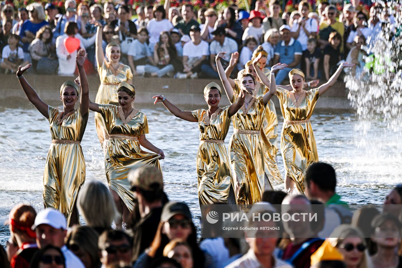 Выставка "Россия". Торжественный концерт "Россия нигде не заканчивается", посвящённый завершению выставки