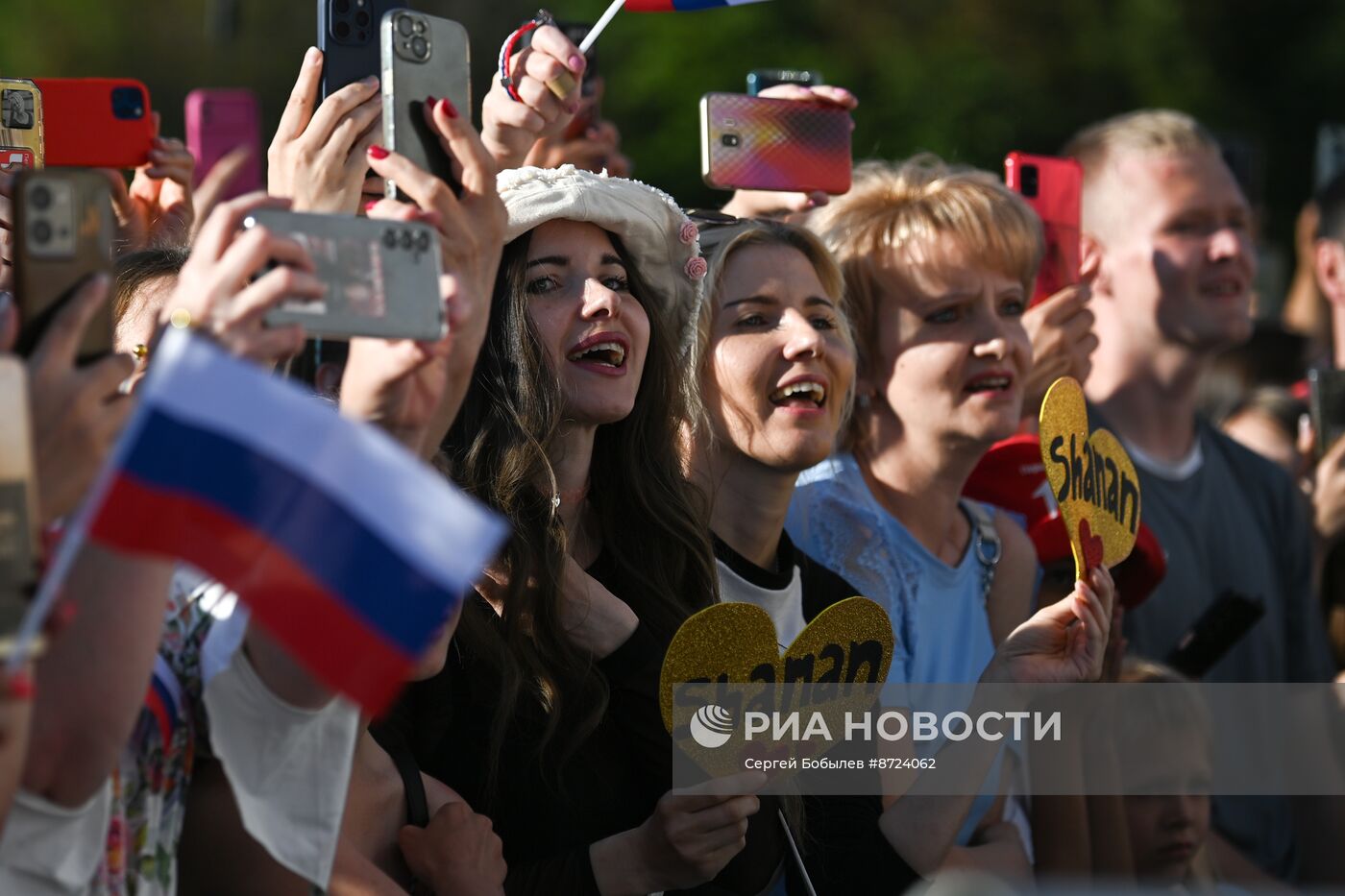 Выставка "Россия". Торжественный концерт "Россия нигде не заканчивается", посвящённый завершению выставки 