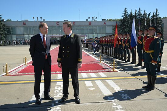 Прилет премьер-министра Индии Н. Моди в Москву