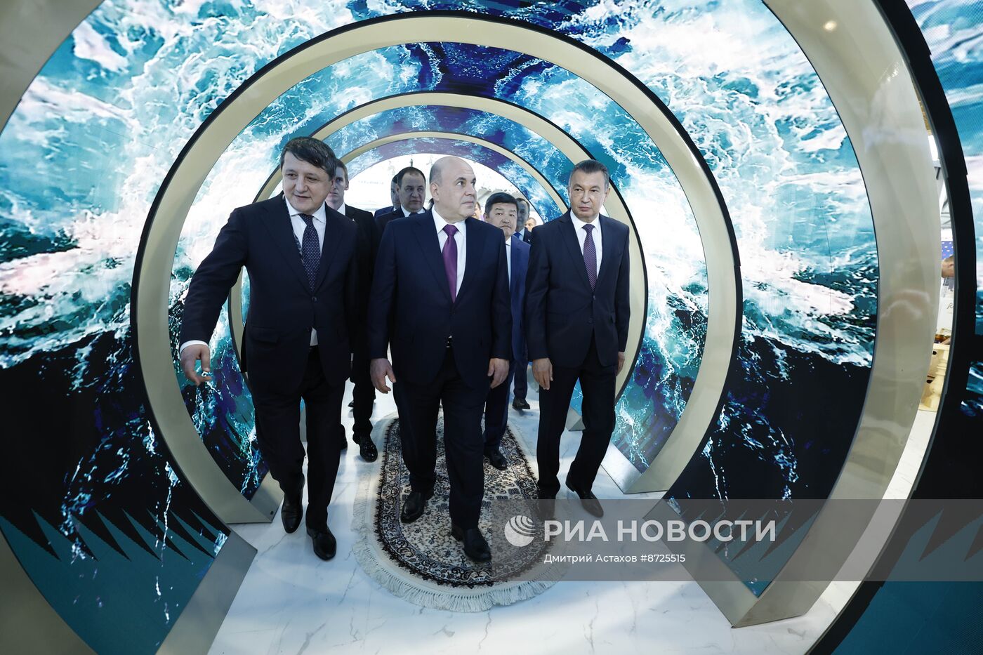 Премьер-министр Михаил Мишустин посетил XIV международную промышленную выставку "Иннопром-2024"