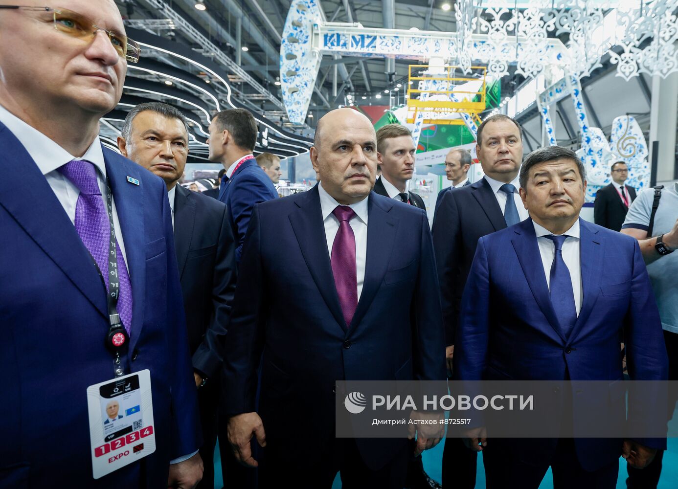 Премьер-министр Михаил Мишустин посетил XIV международную промышленную выставку "Иннопром-2024"