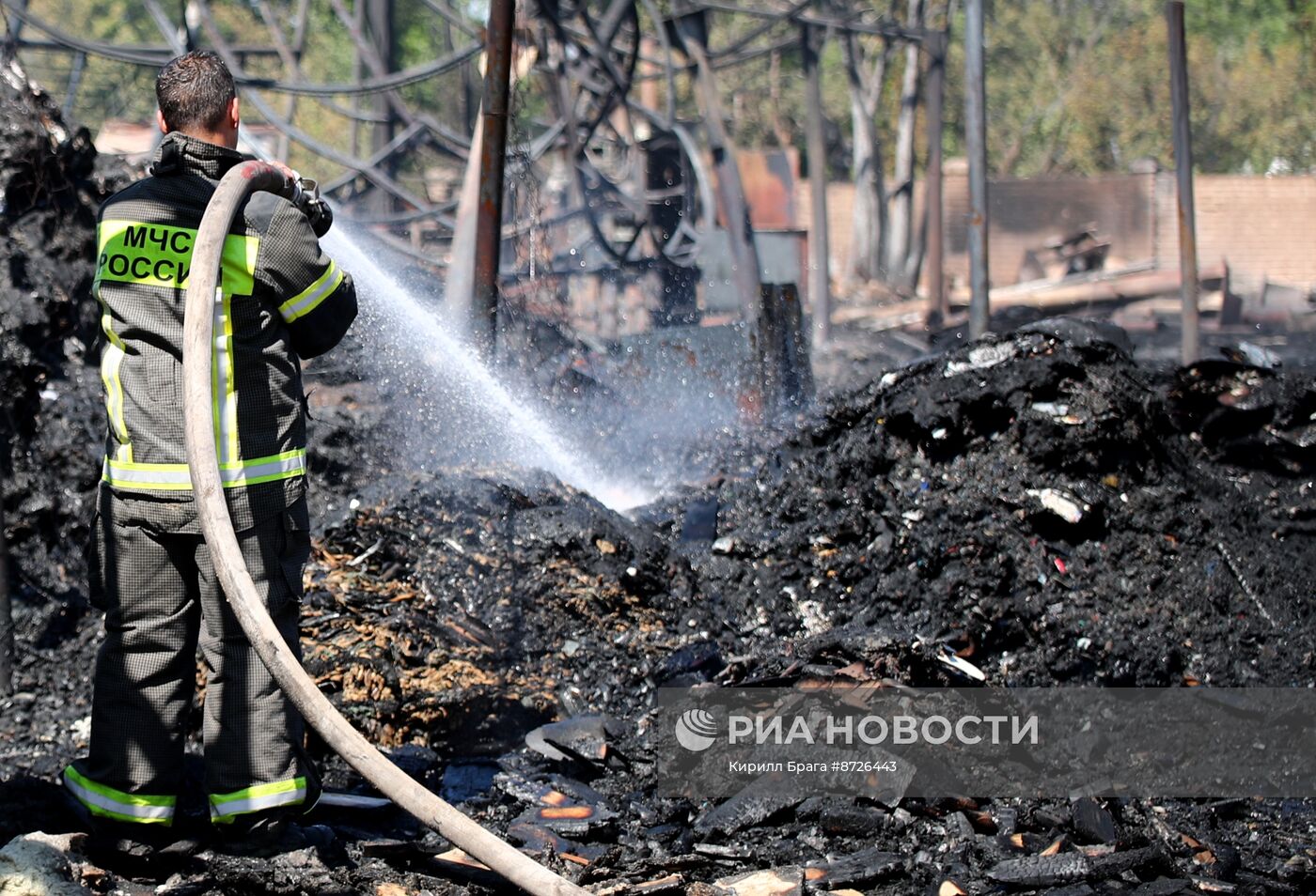 Пожар на складе в Волгограде