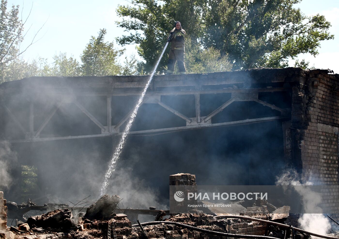 Пожар на складе в Волгограде