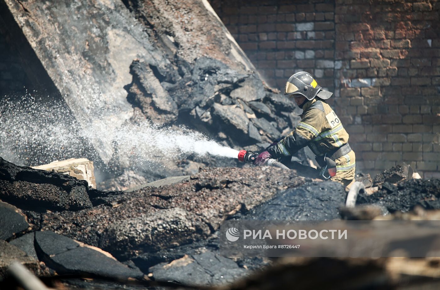 Пожар на складе в Волгограде