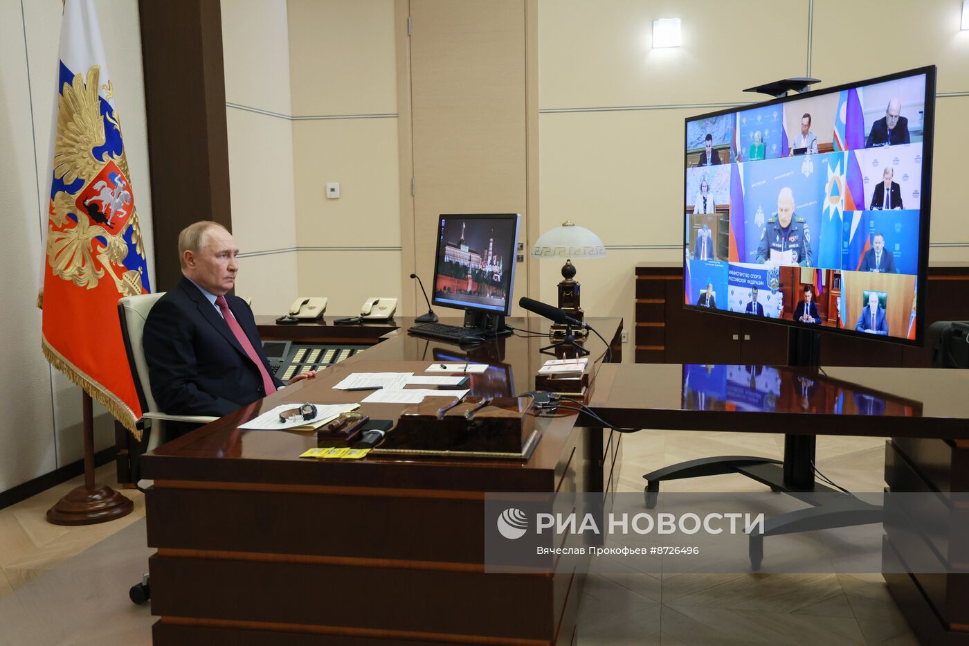 Президент Владимир Путин провел совещание с членами правительства