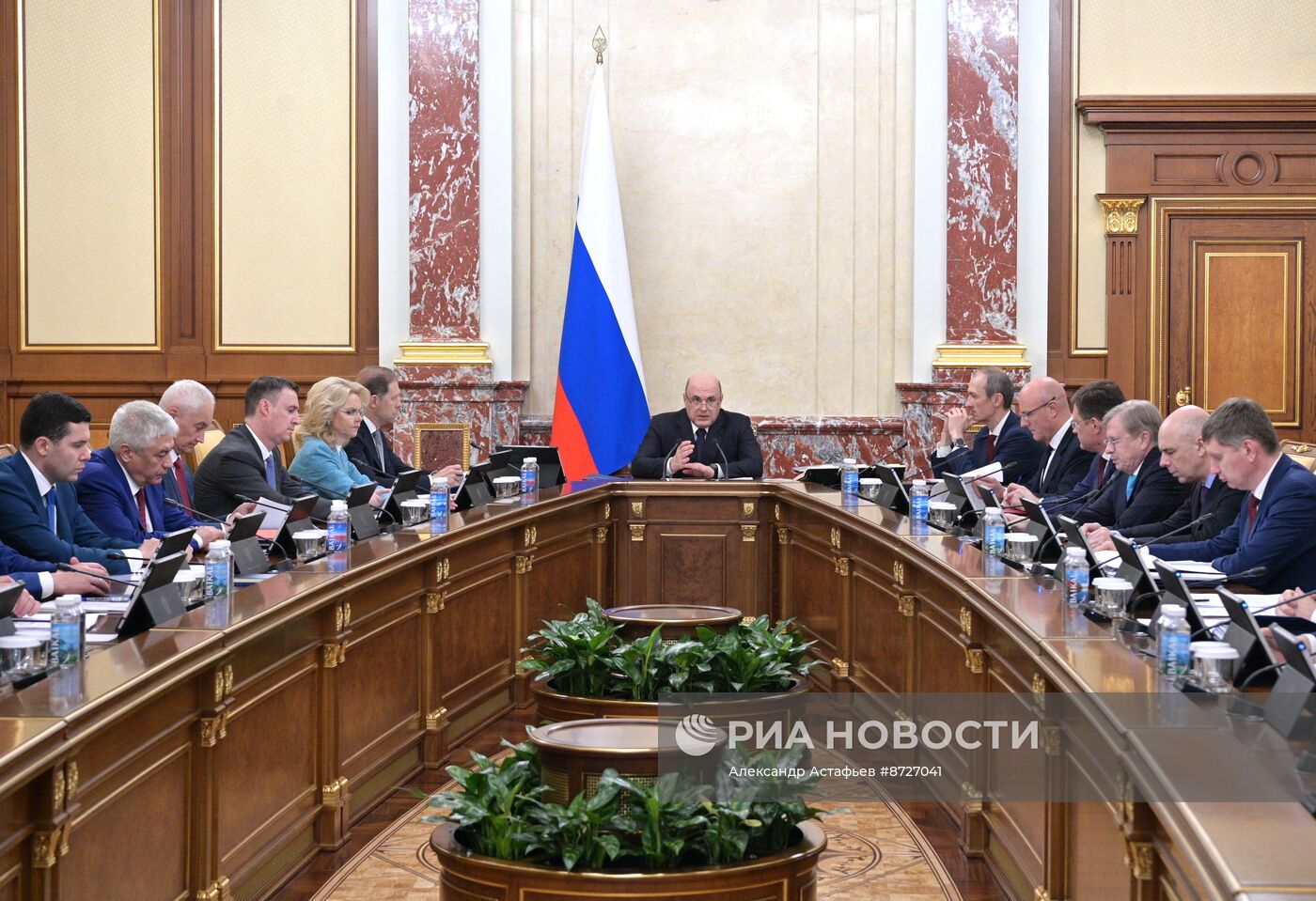 Премьер-министр Михаил Мишустин провел заседание правительства РФ