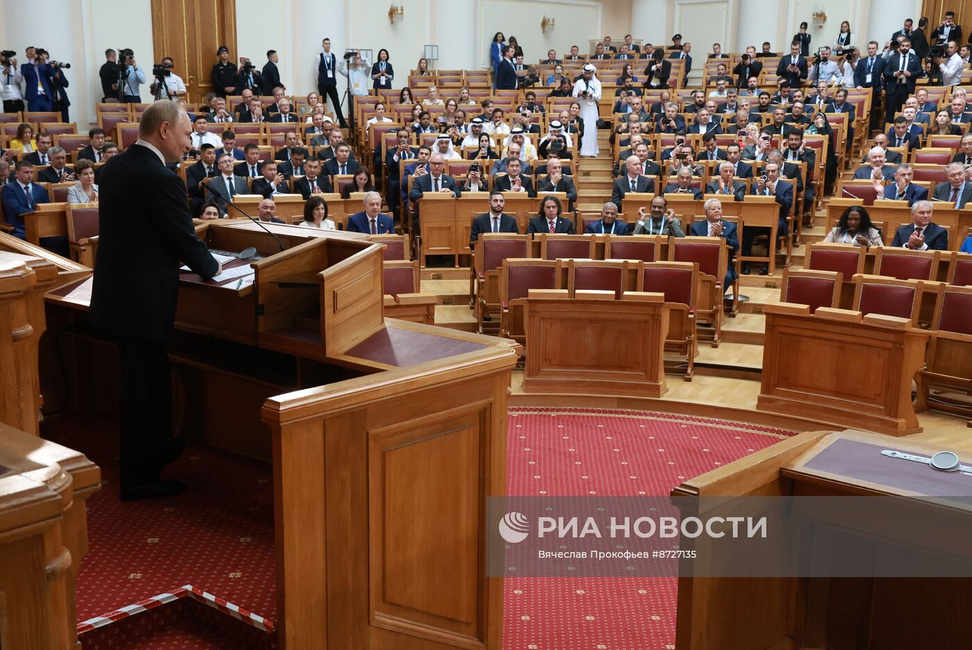 Президент Владимир Путин принял участие в работе Х Парламентского форума БРИКС