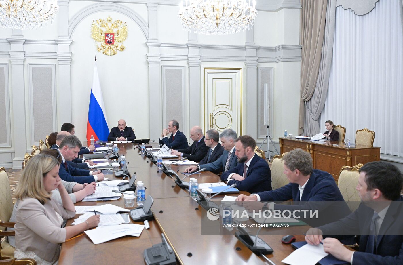 Премьер-министр Михаил Мишустин провел совещание по экономическим вопросам