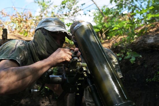 Подготовка бойцов Добровольческого корпуса, действующего в составе группировки войск "Юг"