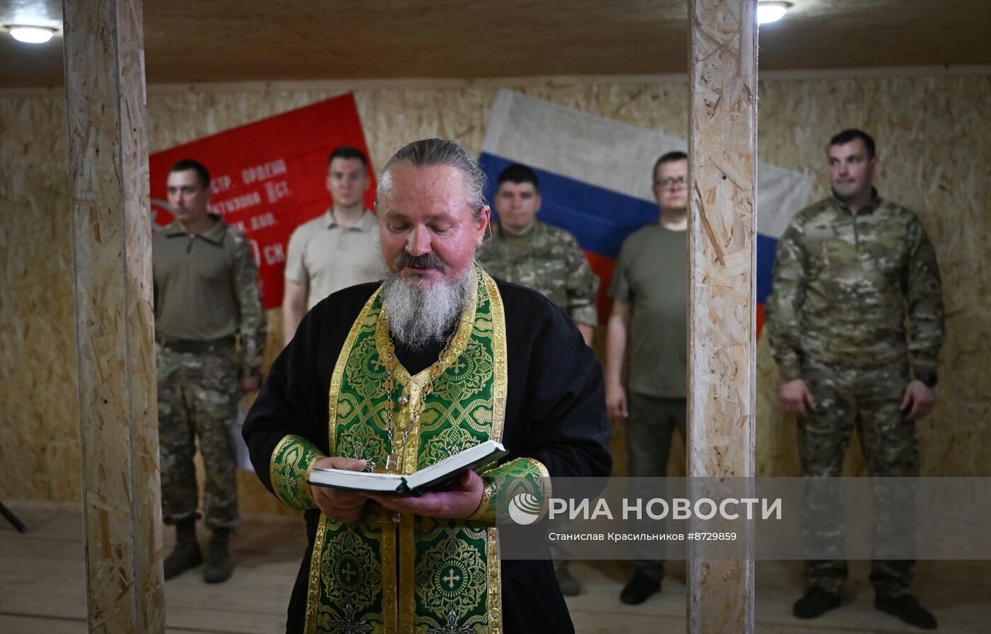 Вручение денежного вознаграждения военнослужащим группировки "Центр" за уничтоженные танки "Абрамс" и "Леопард"