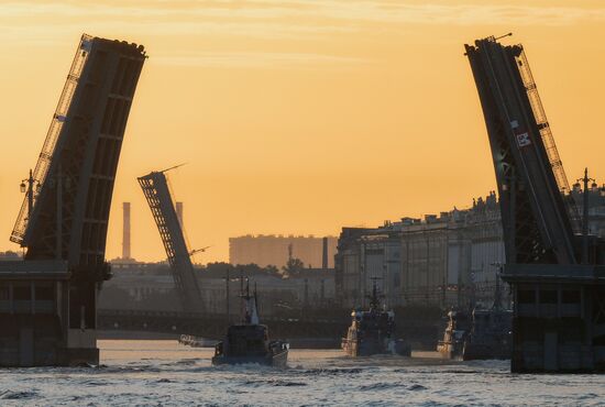 Подготовка ко Дню ВМФ в Санкт-Петербурге