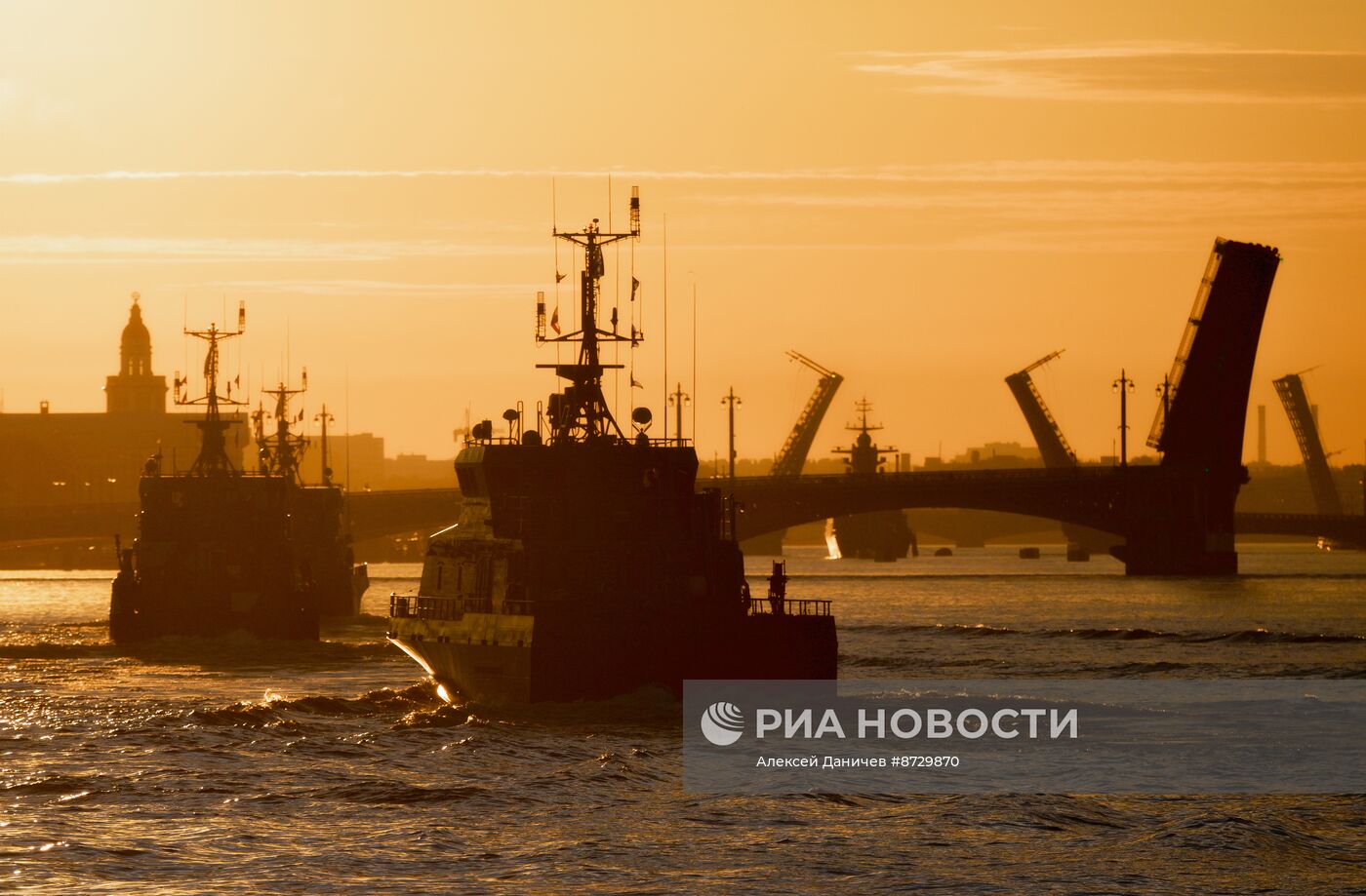 Подготовка ко Дню ВМФ в Санкт-Петербурге