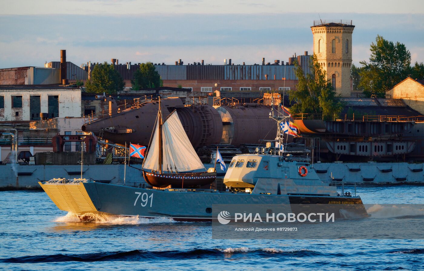 Подготовка ко Дню ВМФ в Санкт-Петербурге