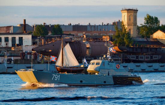Подготовка ко Дню ВМФ в Санкт-Петербурге