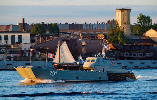 Подготовка ко Дню ВМФ в Санкт-Петербурге