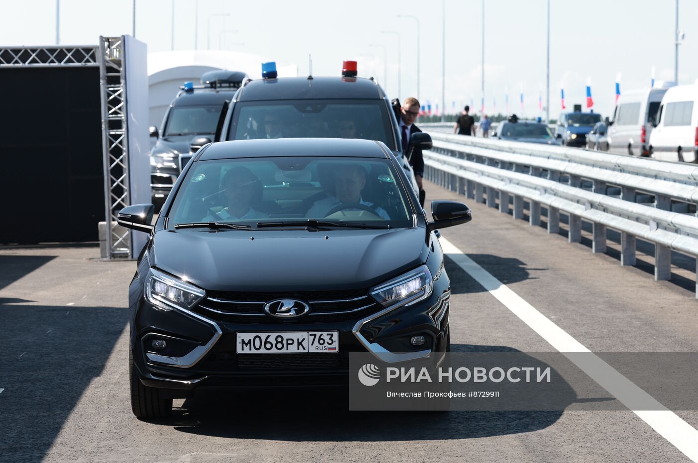 Президент Владимир Путин принял участие в церемонии открытия северного обхода Твери и обхода Тольятти