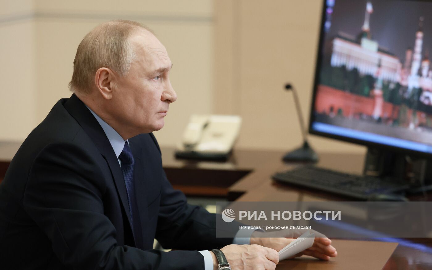 Президент РФ Владимир Путин провел совещание по экономическим вопросам