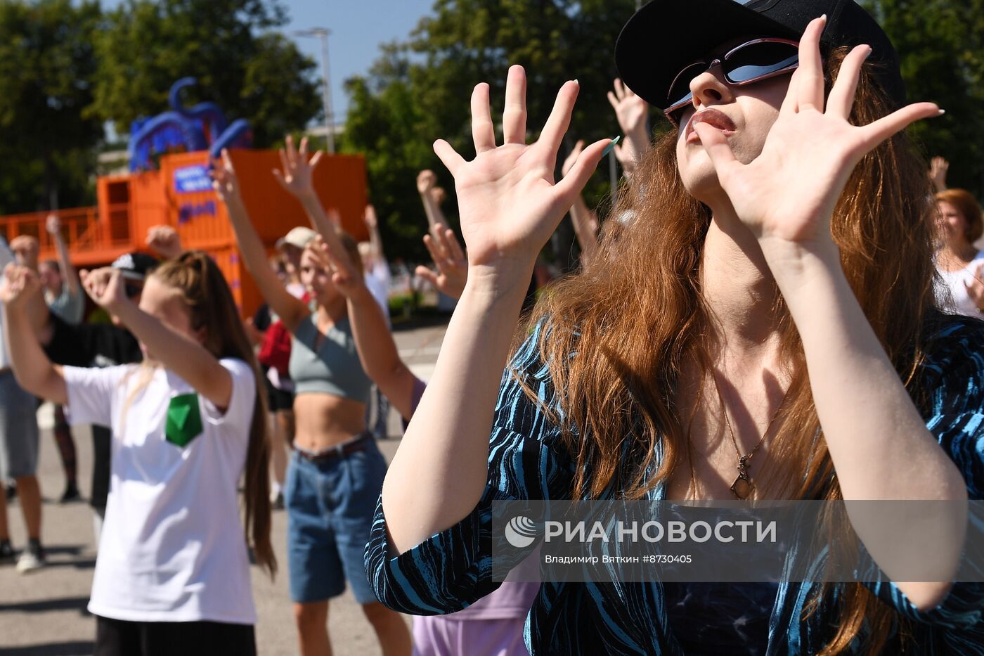 Рекорд по самому массовому современному танцу