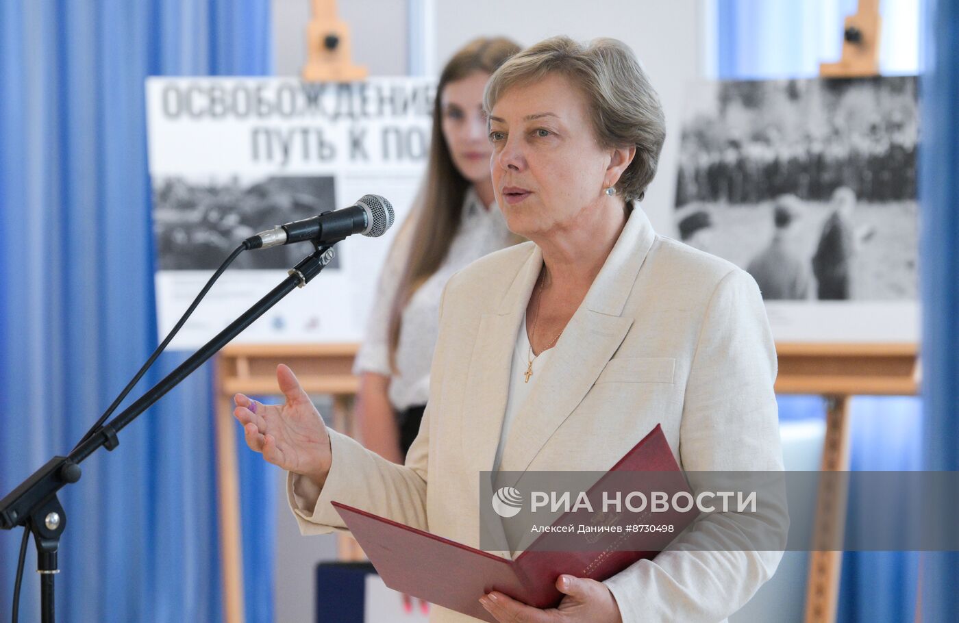 Открытие фотовыставки "Освобождение. Путь к Победе" в Пскове