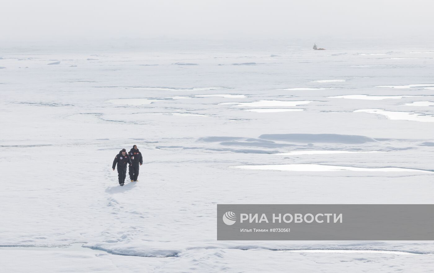 Ф. Конюхов и И. Потапкин установили мировой рекорд дальности беспосадочного полёта на мотопараплане