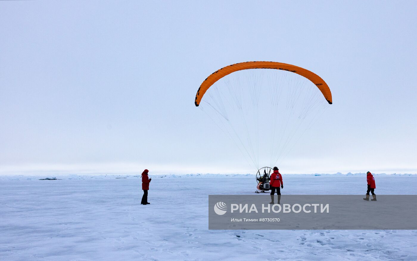 Ф. Конюхов и И. Потапкин установили мировой рекорд дальности беспосадочного полёта на мотопараплане