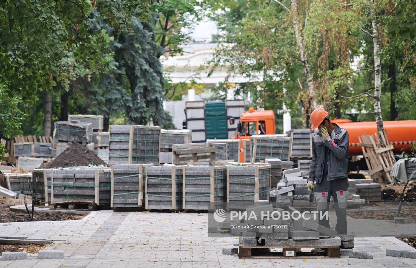 Работы по благоустройству сада "Аквариум"