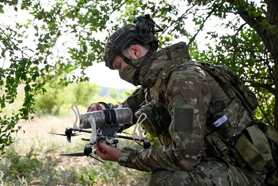 Обучение операторов FPV-дронов группировки "Запад" на Купянском направлении СВО