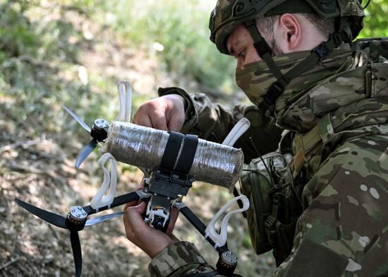 Обучение операторов FPV-дронов группировки "Запад" на Купянском направлении СВО