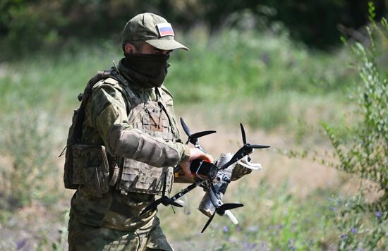 Обучение операторов FPV-дронов группировки "Запад" на Купянском направлении СВО