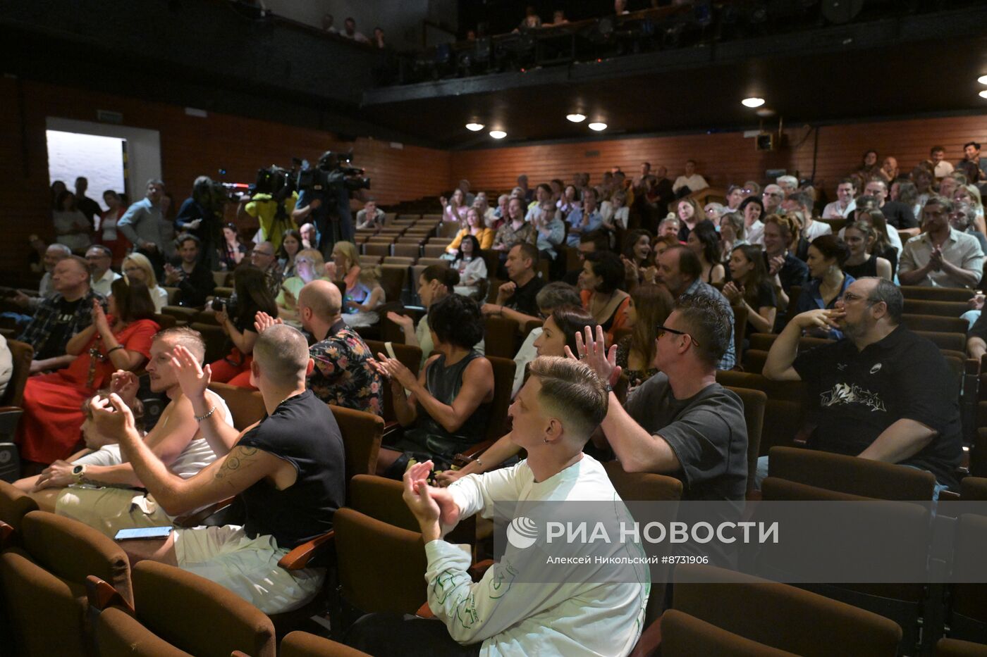 Сбор труппы театра на Таганке