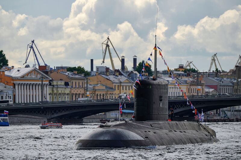 Корабли на рейде в преддверии Дня ВМФ в Санкт-Петербурге