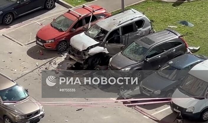 На севере Москвы взорвался внедорожник