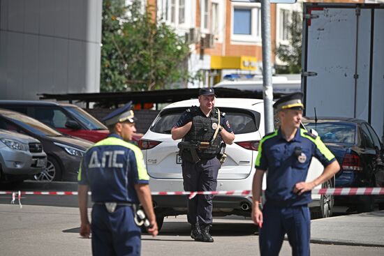 На севере Москвы взорвался внедорожник 