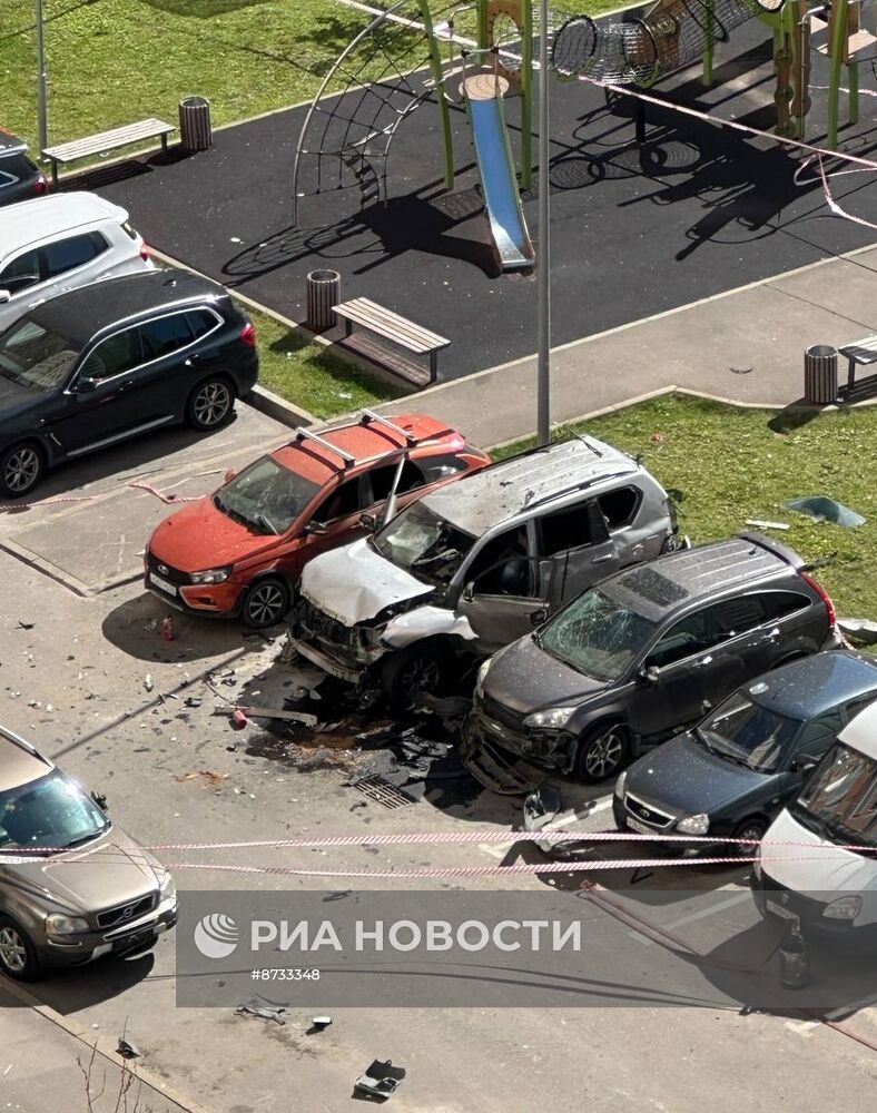 На севере Москвы взорвался внедорожник