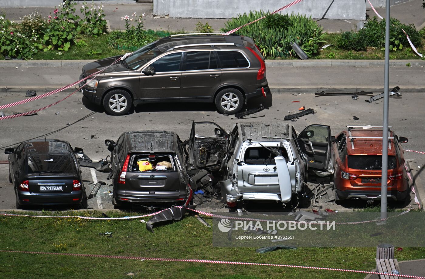 На севере Москвы взорвался внедорожник 