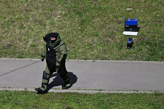 На севере Москвы взорвался внедорожник 