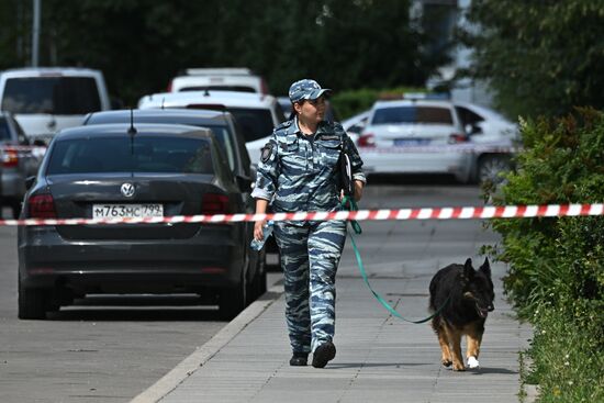 На севере Москвы взорвался внедорожник 