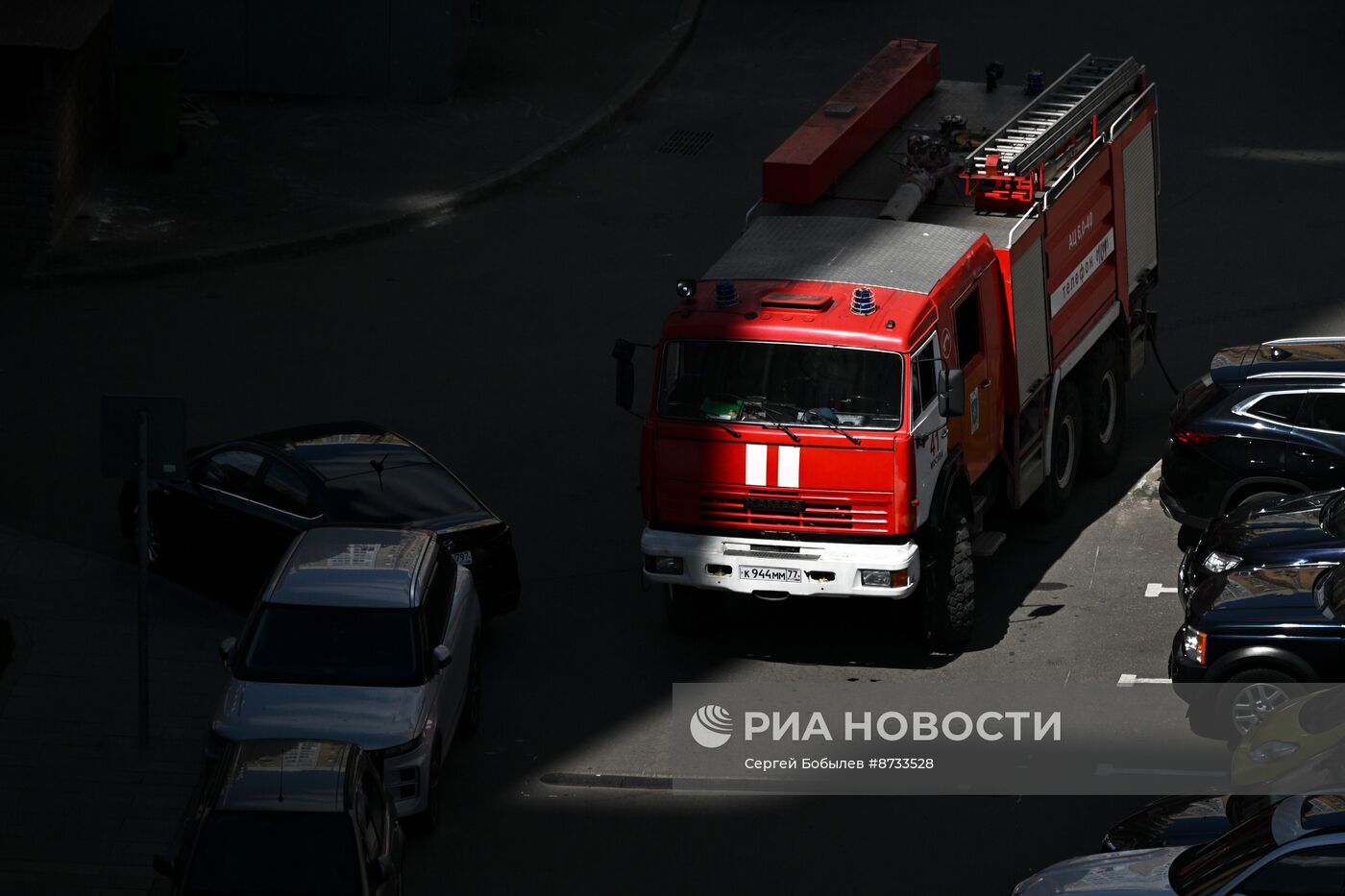 На севере Москвы взорвался внедорожник 