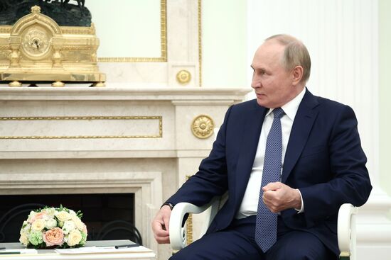 Президент РФ В. Путин встретился с президентом Сирии Б. Асадом