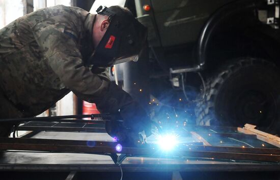 Работа военной ремонтной бригады в Тамбовской области